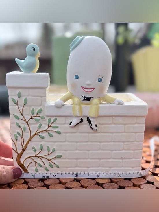 Other - 🆘 HELP HUMPTY DUMPTY! 🆘 Vintage Humpty Dumpty Planter, c. 1950 🥚